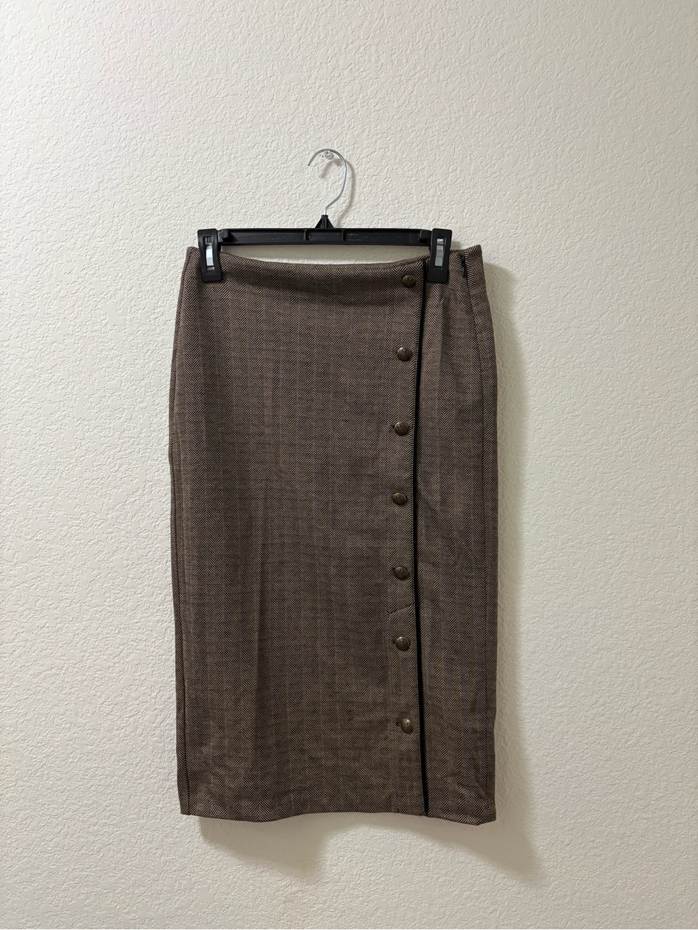 Lauren Ralph Lauren pencil skirt brown with decorative buttons size small NWOT